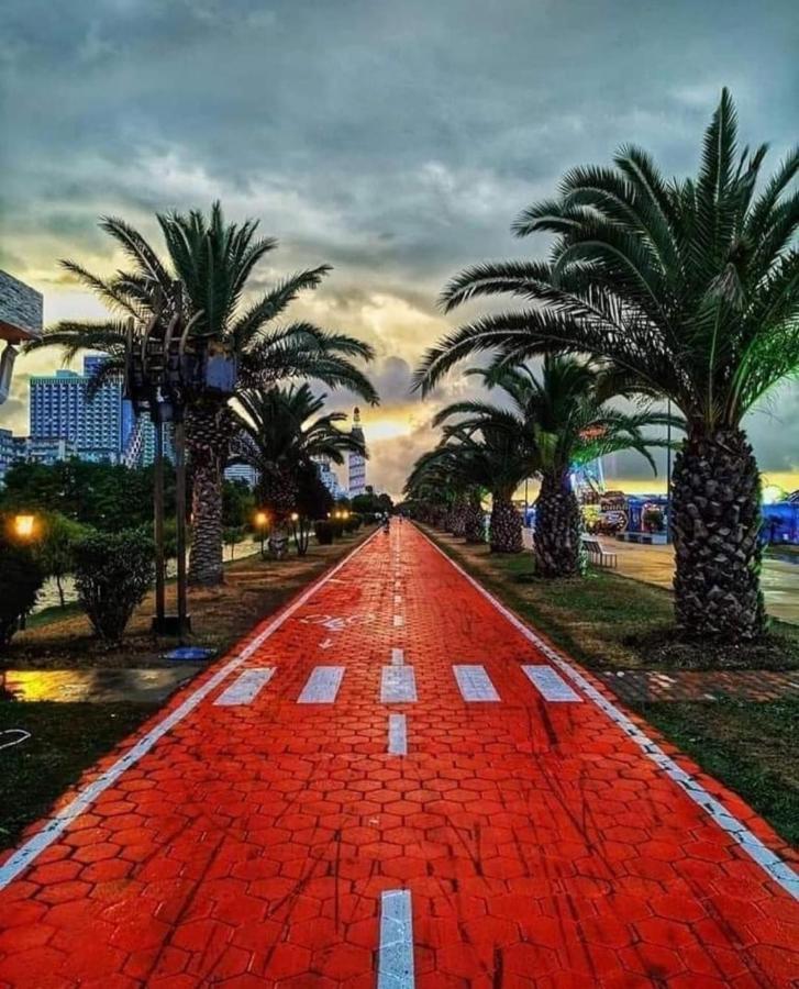 Spend Your Time In Orbi City Batumi Kültér fotó