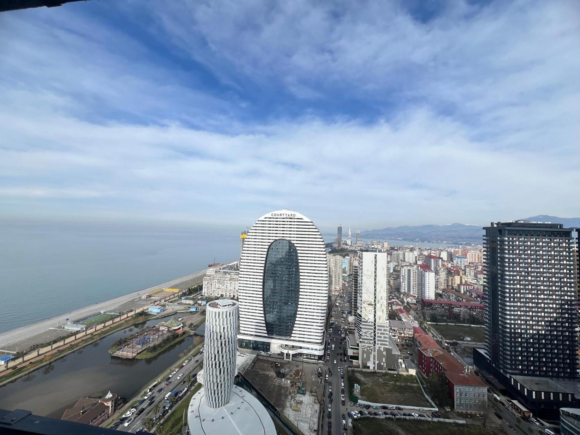 Spend Your Time In Orbi City Batumi Kültér fotó